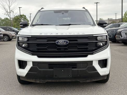 Used 2025 Ford Expedition Active AWD/4WD image 7