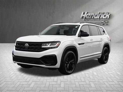 Used 2023 Volkswagen Atlas SEL R-Line image 6