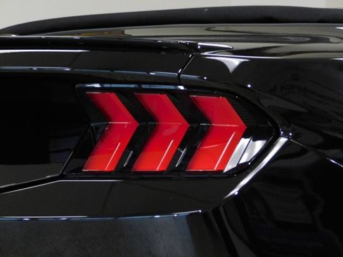 Used 2025 Ford Mustang GT Premium RWD image 79