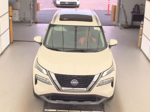 Used 2023 Nissan Rogue SL w/ SL Premium Package image 2