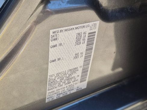 Used 2025 Nissan Altima 2.5 SV FWD image 36