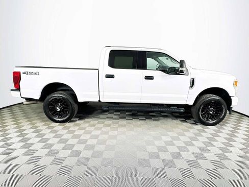 Used 2022 Ford F250 XLT w/ Black Appearance Package AWD/4WD image 4