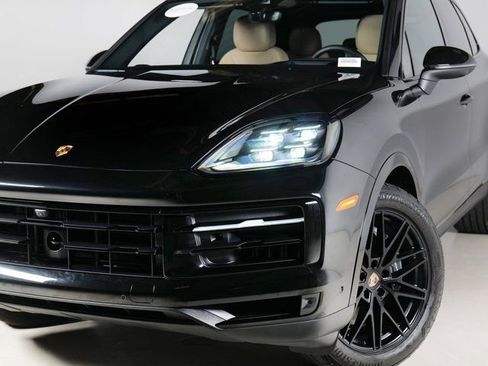 Certified 2026 Porsche Cayenne AWD/4WD image 29