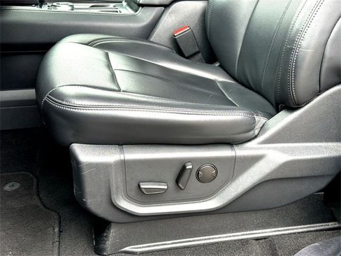 Used 2024 Ford Expedition Max XLT image 12