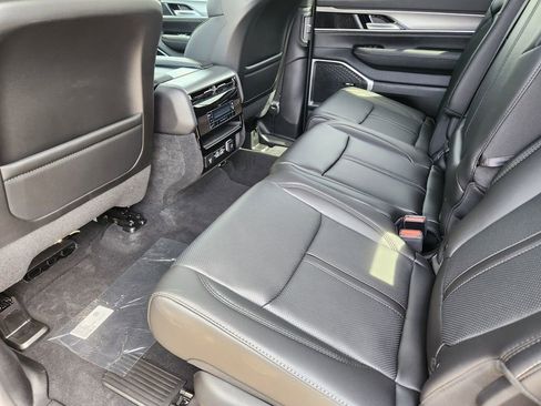New 2026 Jeep Grand Wagoneer L 4WD w/ Premium Group I image 9