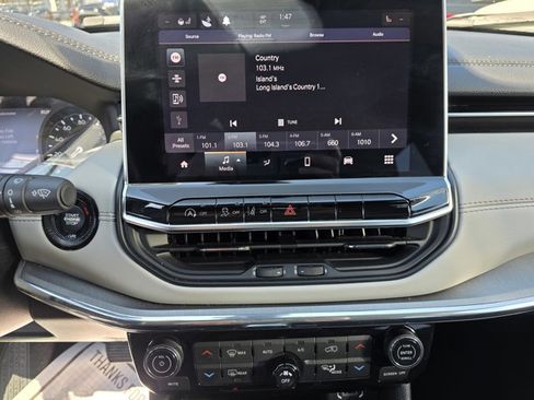 Used 2022 Jeep Compass Limited image 5