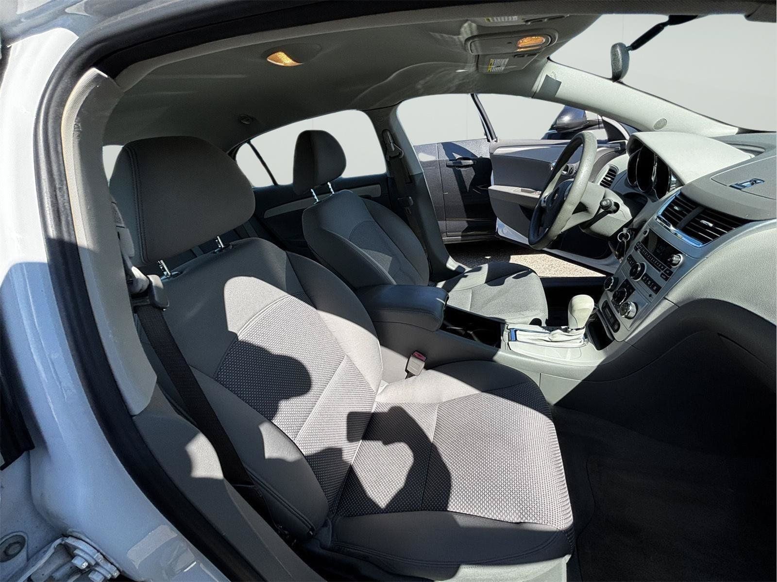 Used 2011 Chevrolet Malibu LS FWD image 26