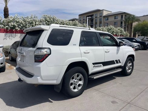 Used 2017 Toyota 4Runner SR5 Premium image 3