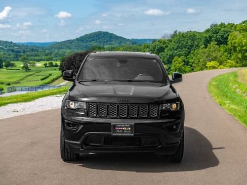 Used 2020 Jeep Grand Cherokee Altitude AWD/4WD image 3
