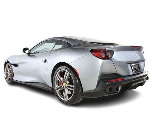 Used 2019 Ferrari Portofino RWD image 2