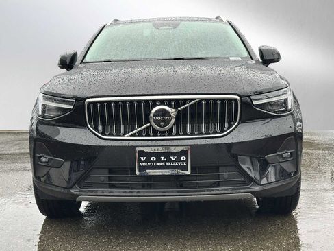 Used 2025 Volvo XC40 B5 Ultra w/ Climate Package image 8