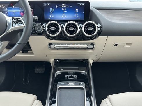 Used 2026 Mercedes-Benz GLA 250 4MATIC image 14