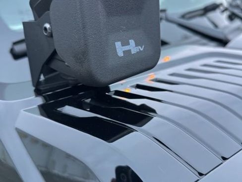 Used 2024 GMC Hummer EV 2X w/ LPO, Illumination Package image 15