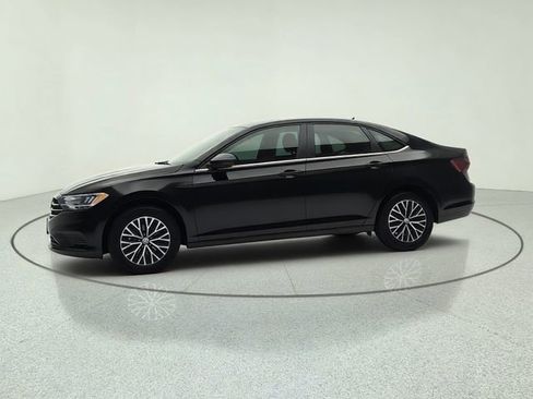 Used 2020 Volkswagen Jetta SE FWD image 3