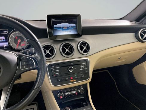Used 2017 Mercedes-Benz GLA 250 image 6