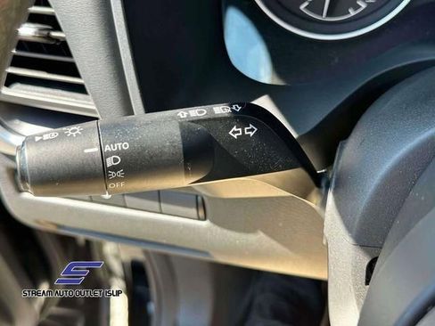 Used 2024 Nissan Rogue SV image 24