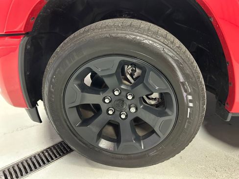 Used 2025 RAM 1500 Big Horn AWD/4WD image 9