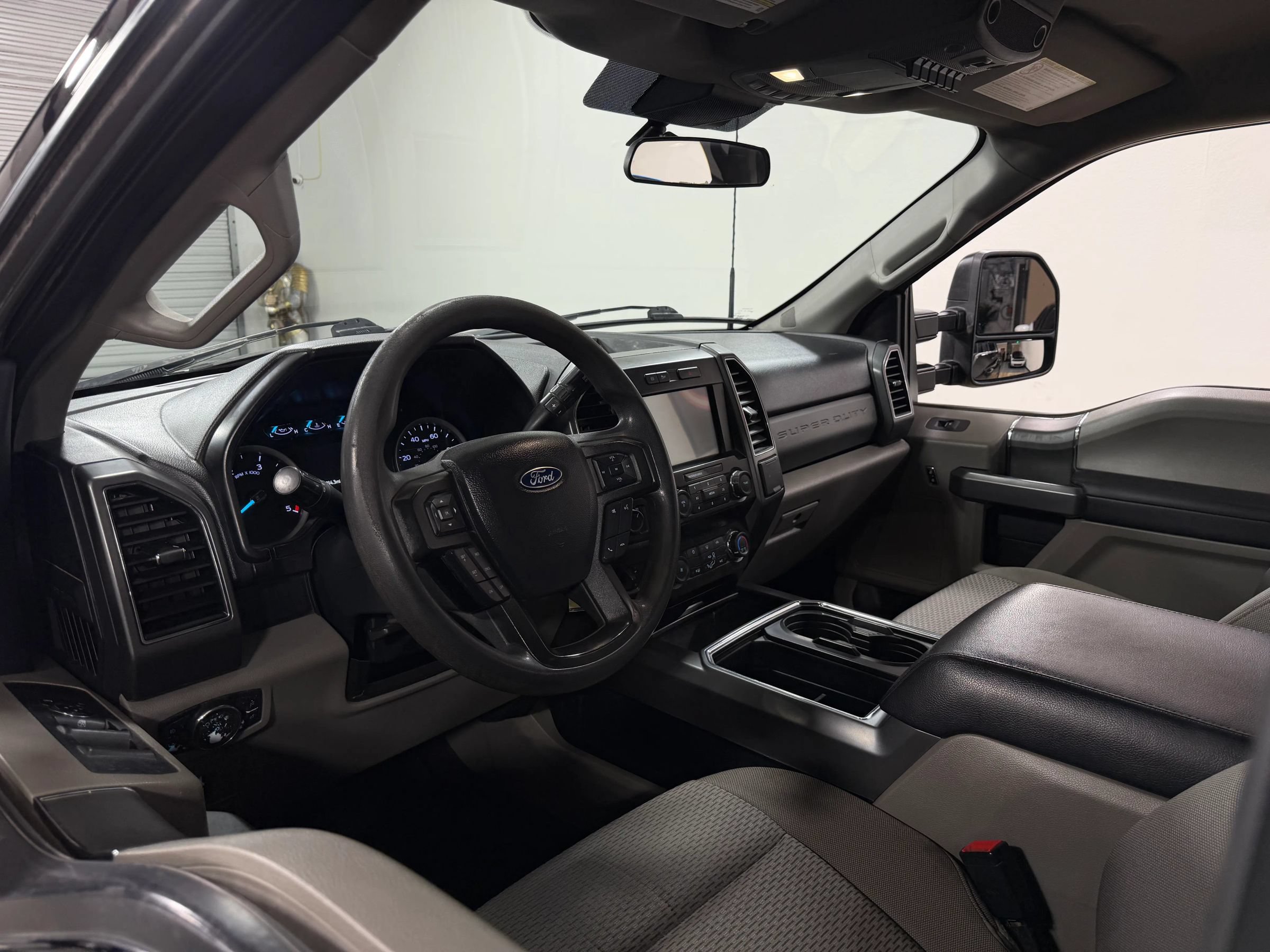 Used 2022 Ford F250 XLT w/ Black Appearance Package AWD/4WD image 15