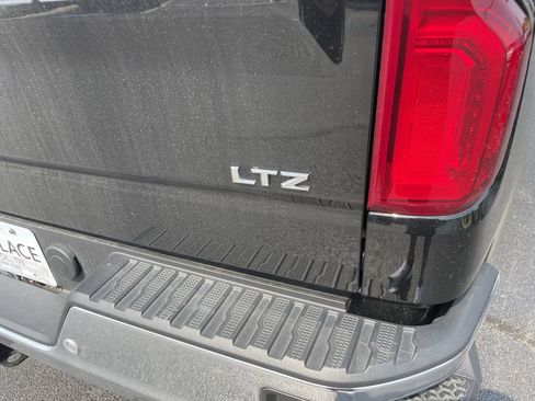 Used 2025 Chevrolet Silverado 1500 LTZ AWD/4WD image 6