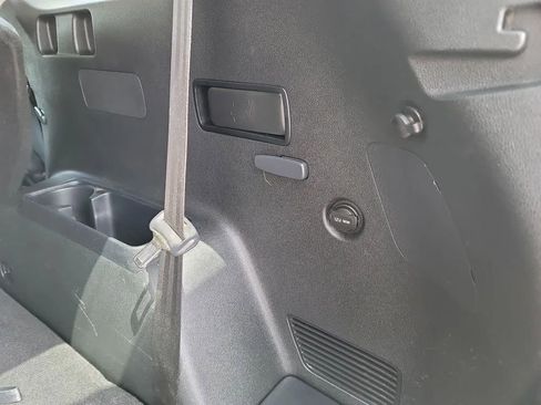 Used 2019 Kia Sorento AWD V6 image 32