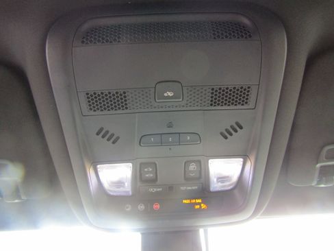 Used 2020 Cadillac XT6 Premium Luxury image 13