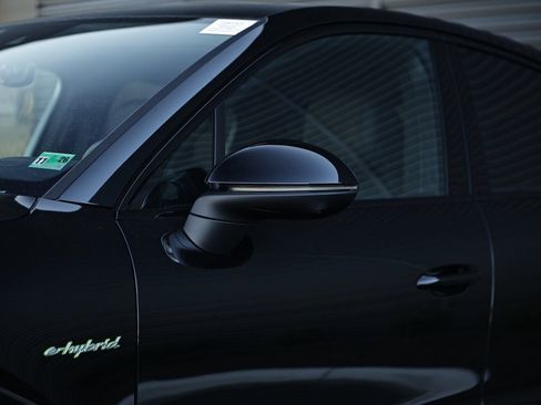 New 2026 Porsche Cayenne S image 12