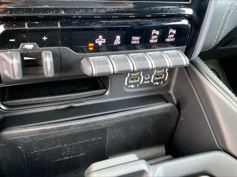 Used 2020 RAM 1500 Limited AWD/4WD image 34