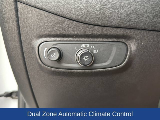 Used 2022 Chevrolet Equinox LT FWD image 13