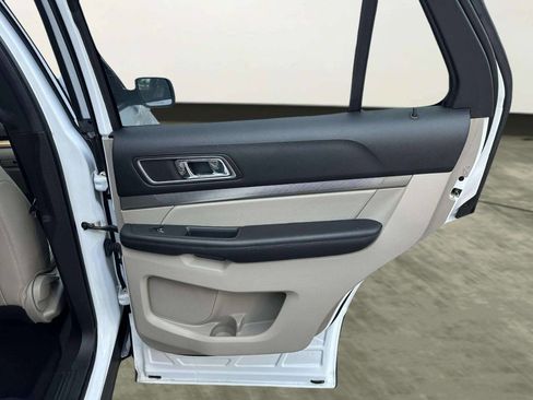 Used 2019 Ford Explorer XLT w/ Equipment Group 202A image 18