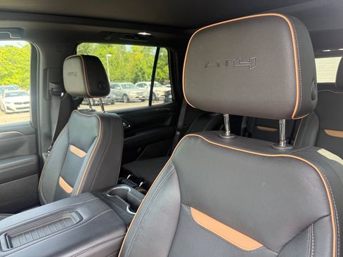 Used 2023 GMC Yukon AT4 w/ AT4 Premium Package AWD/4WD image 9