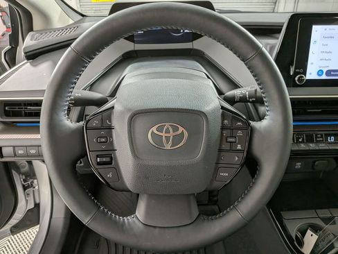 Used 2025 Toyota Prius XLE FWD image 13