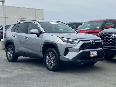 Certified 2025 Toyota RAV4 XLE AWD/4WD image 2