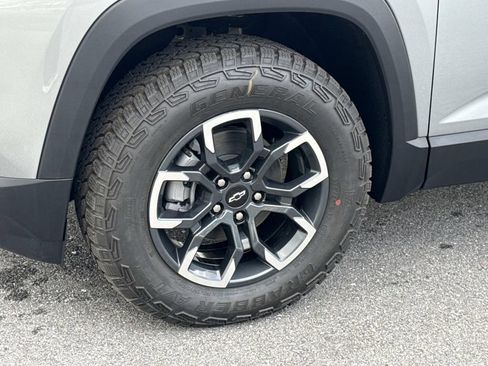 New 2026 Chevrolet Equinox ACTIV w/ Convenience Package III AWD/4WD image 17