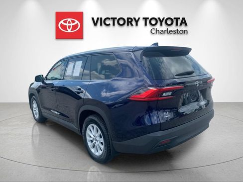 Used 2024 Toyota Grand Highlander AWD image 3