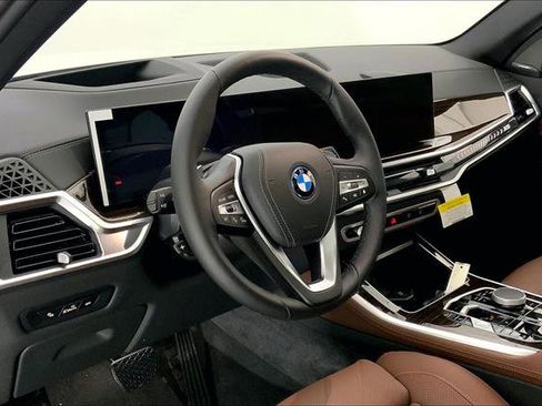 New 2026 BMW X5 xDrive50e image 4