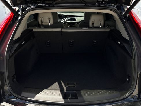 Certified 2023 Cadillac XT4 Luxury w/ Driver Awareness Package image 13