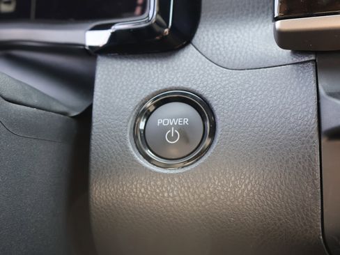 Used 2026 Toyota Camry Hybrid FWD image 28