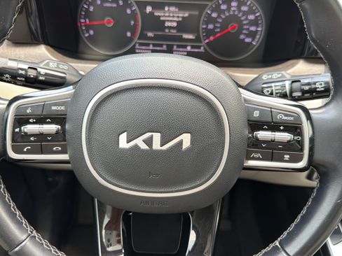 Used 2022 Kia Sorento EX w/ Panoramic Sunroof Package FWD image 17