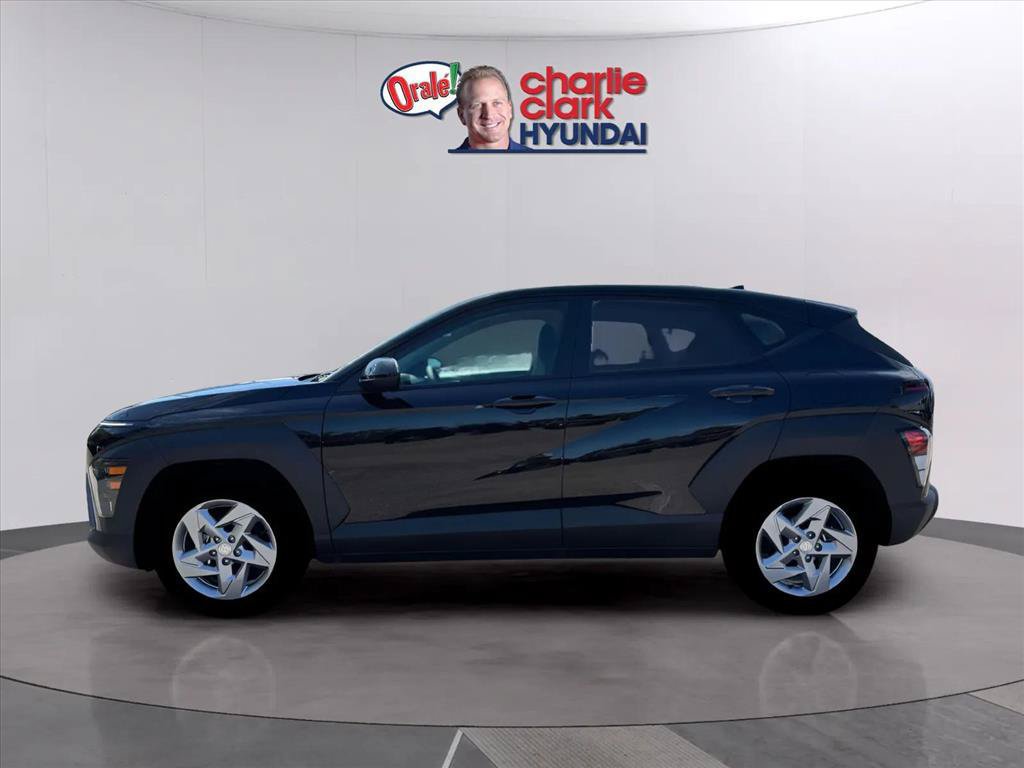 Used 2026 Hyundai Kona SE FWD image 2