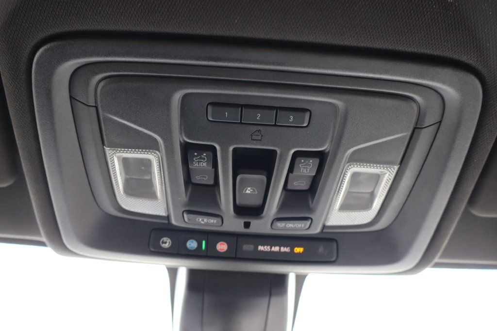 Used 2022 Chevrolet Silverado 3500 High Country AWD/4WD image 19