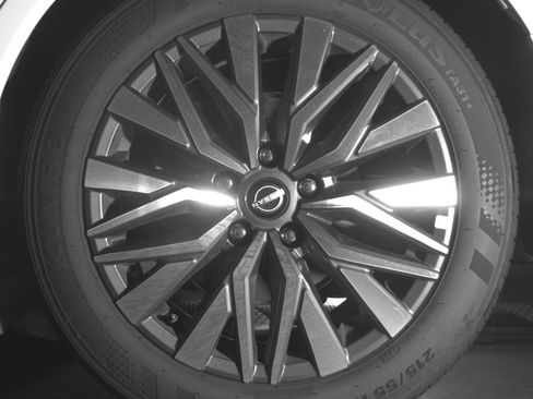 Used 2025 Nissan Altima 2.5 SV image 14