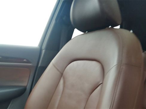 Used 2016 Audi Q3 2.0T Prestige w/ Prestige Package image 25