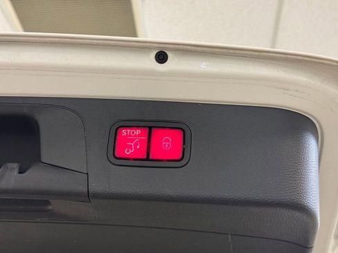 Used 2021 Mercedes-Benz GLC 300 image 26