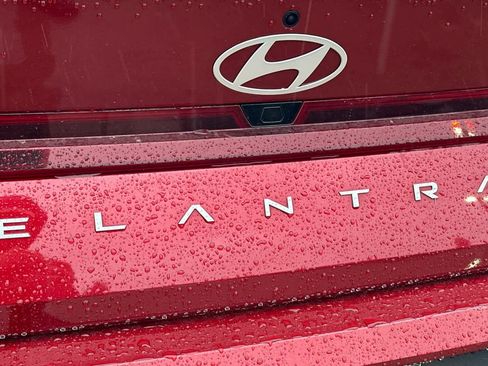 Used 2024 Hyundai Elantra SEL image 15