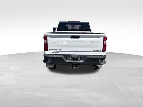 Used 2023 Chevrolet Silverado 2500 Custom w/ Custom Convenience Package AWD/4WD image 5