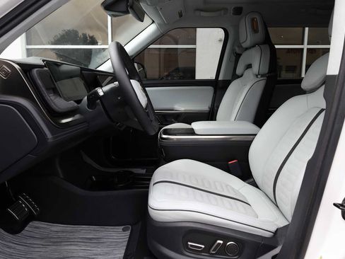 Used 2023 Rivian R1S Adventure AWD/4WD image 3
