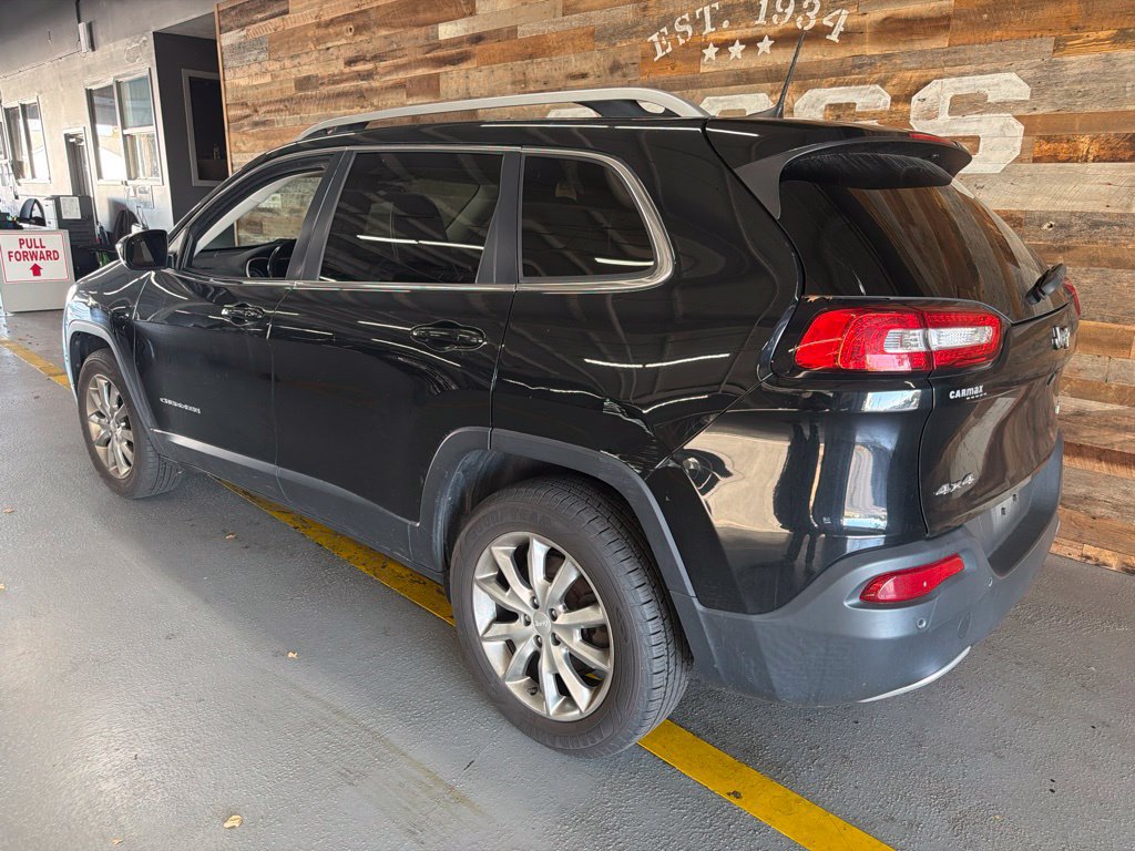 Used 2018 Jeep Cherokee Limited AWD/4WD image 6