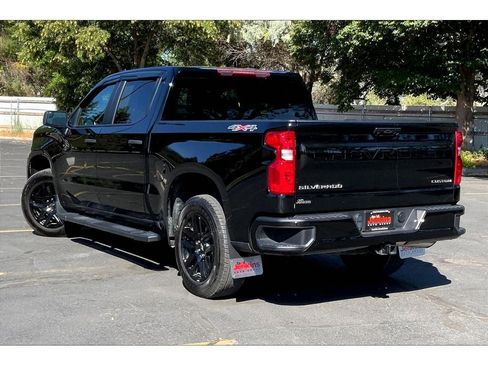 Used 2023 Chevrolet Silverado 1500 Custom image 13