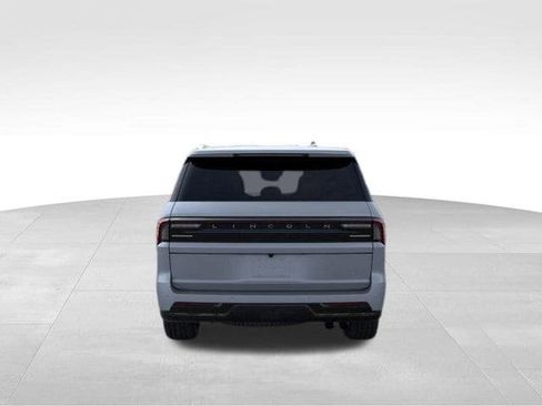 New 2026 Lincoln Navigator Reserve AWD/4WD image 35
