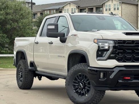 New 2026 Chevrolet Silverado 2500 ZR2 AWD/4WD image 3